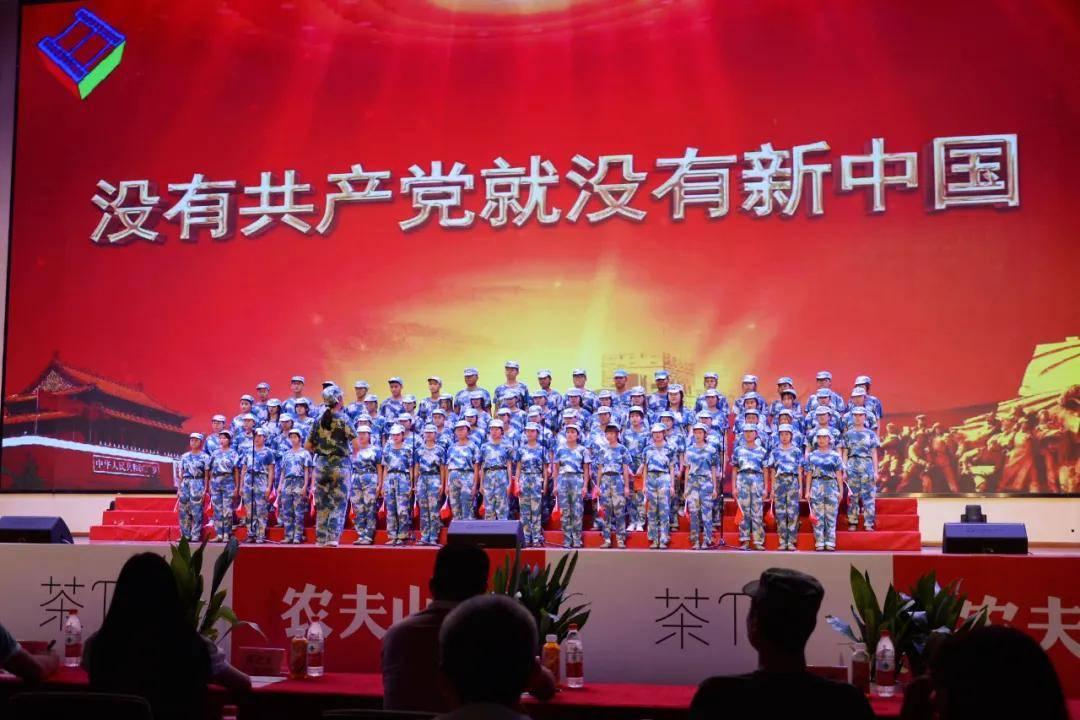 浙江小伙在婚礼前向未婚好友提供“礼金互免卡”,这样的方式是否可取?-高效有问必答,满足你的求知欲望